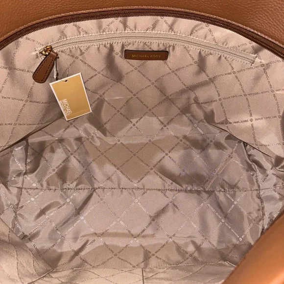 Michael Kors purse - Picture 5 of 6